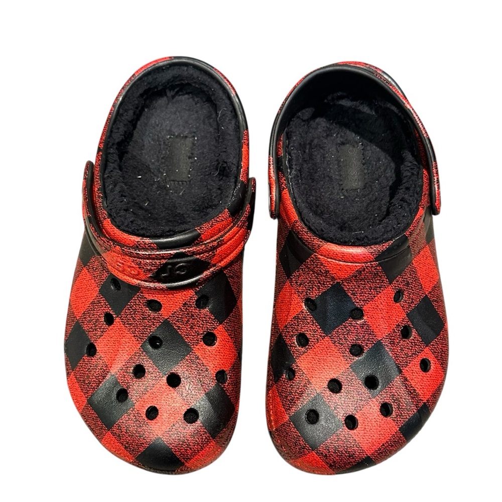 Crocs Ralen Red and Black‎ Plaid Lined Clogs Junior Size 3 Boys 5 Girls